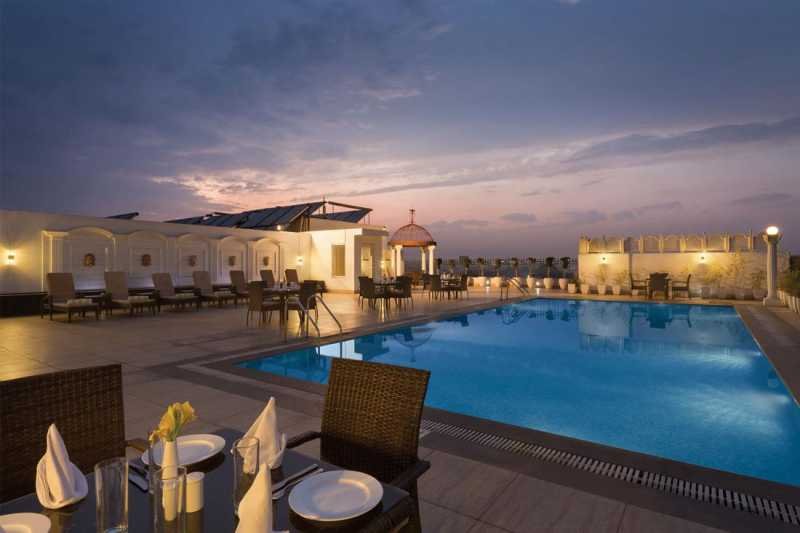 Ramada Pool